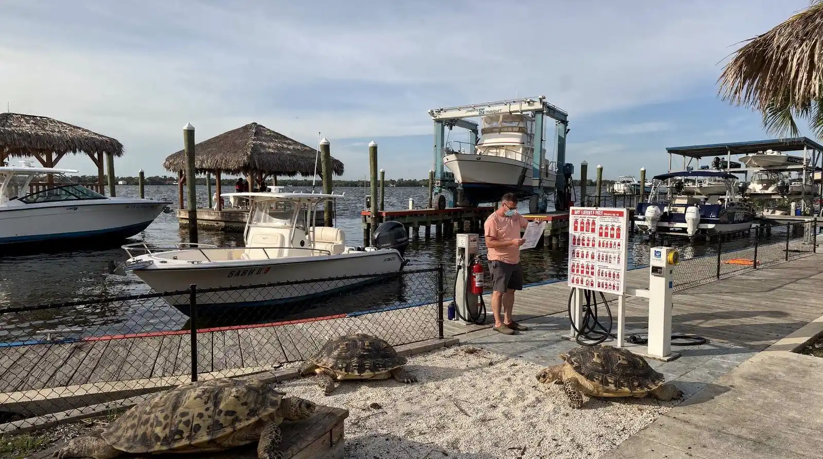 Boat Fire Safety: Prevention and Extinguisher Requirements 1 Federal regulations organize fire extinguisher carriage requirements by vessel length in a reference table boaters